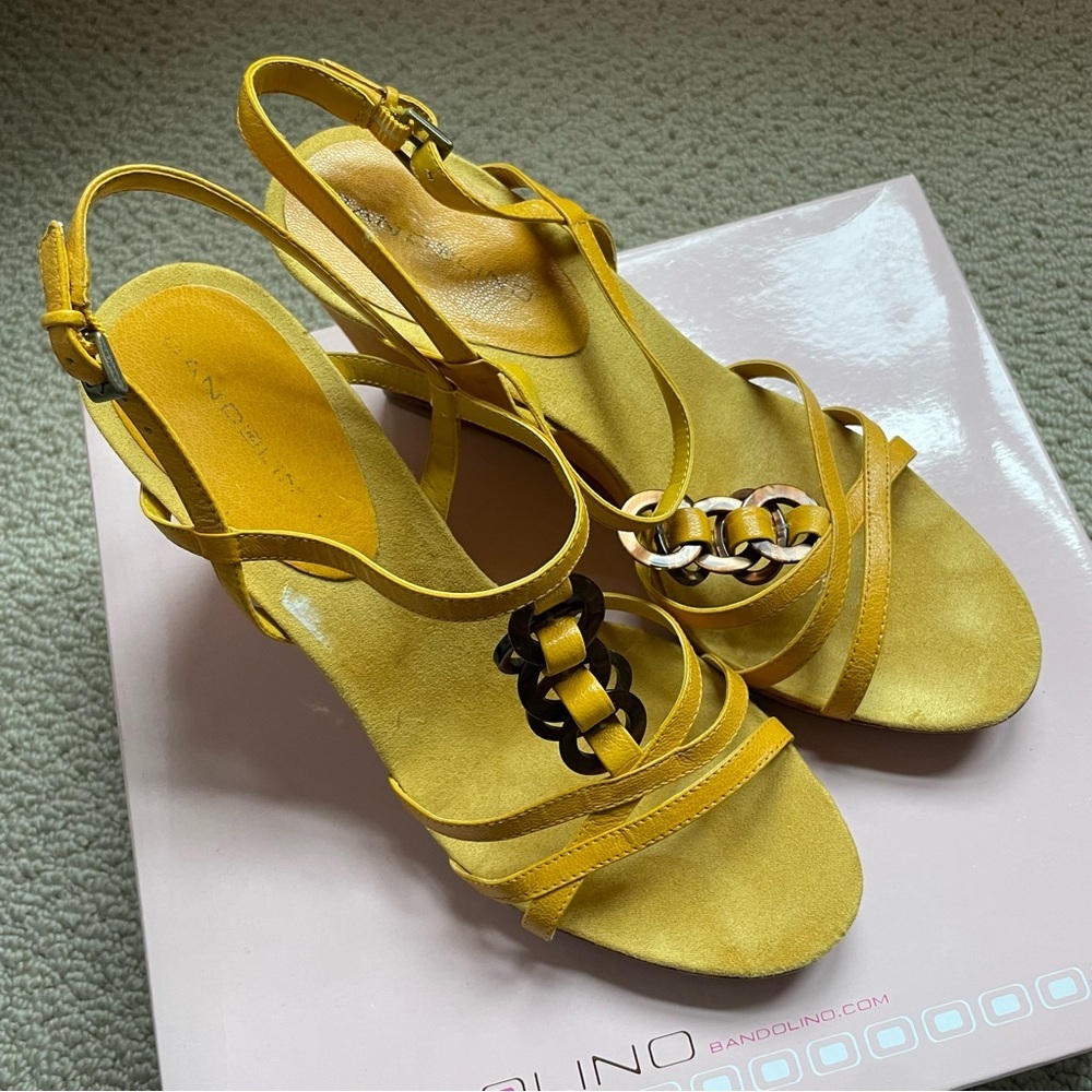 Bandolino “Gilmore” Dark Mustard Yellow Leather Retro Resort Wedge Sandal 8.5